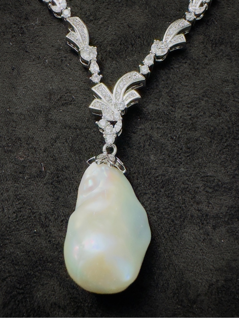 Elegant Baroque Pearl Pendant Necklace in White - Women Jewelry